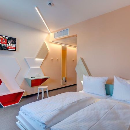 Meininger Hotel Heidelberg Hauptbahnhof 외부 사진